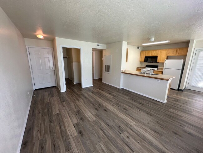 Building Photo - "Charming 2-Bed, 2-Bath Haven in Boise – Spacious 985 Sq Ft Retreat!"