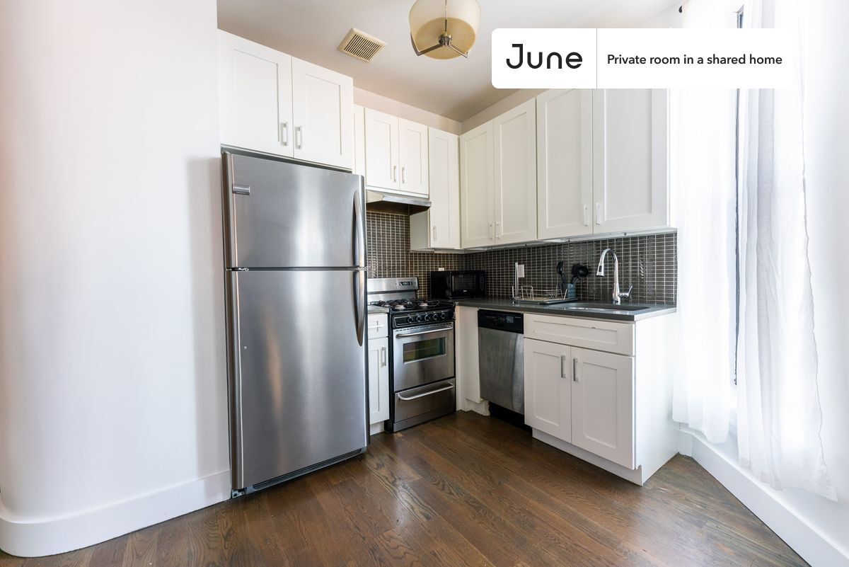 Building Photo - Room in Shared 4 bed/2 bath home in Crown Heights