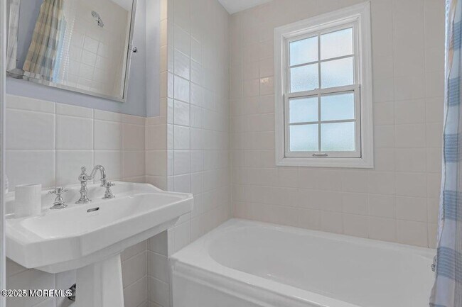 Building Photo - 101 Neptune Pl