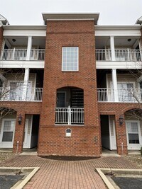 Building Photo - 1905 N Lincoln Ave