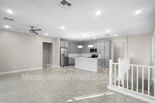 Building Photo - 155 N Lakeview Blvd