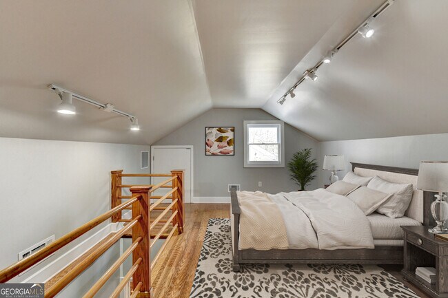 Building Photo - 1926 N Decatur Rd