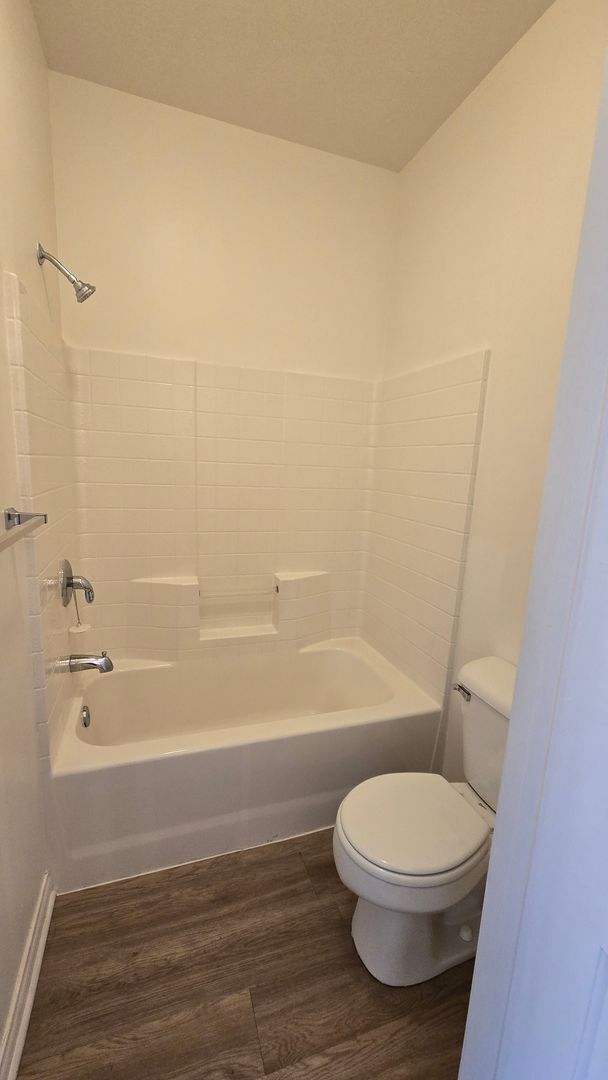 Building Photo - 716 Meadow Grove Ct