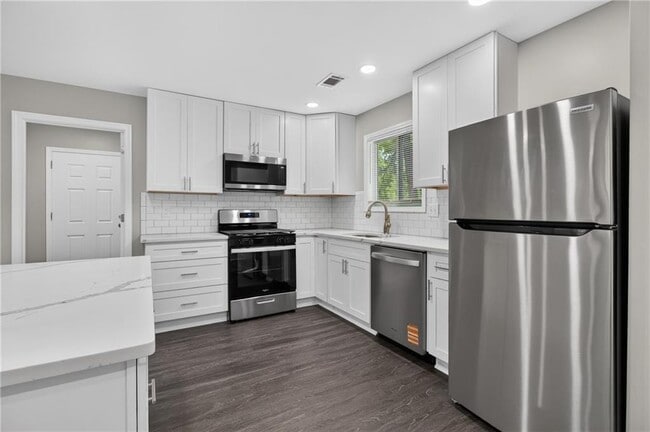 Building Photo - 1540 Spender Dr