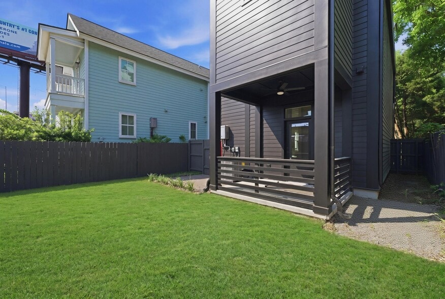 Building Photo - 6 F St