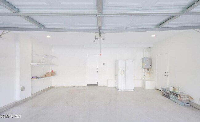 Building Photo - 3064 Ferncrest Pl