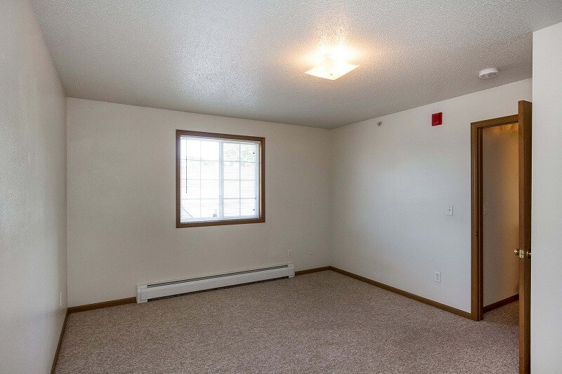 Building Photo - 112 E Bloomington St