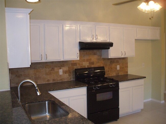 Building Photo - 2408 Wilma Rudolph Rd