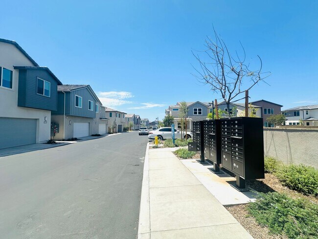 Building Photo - 625 Gadwall