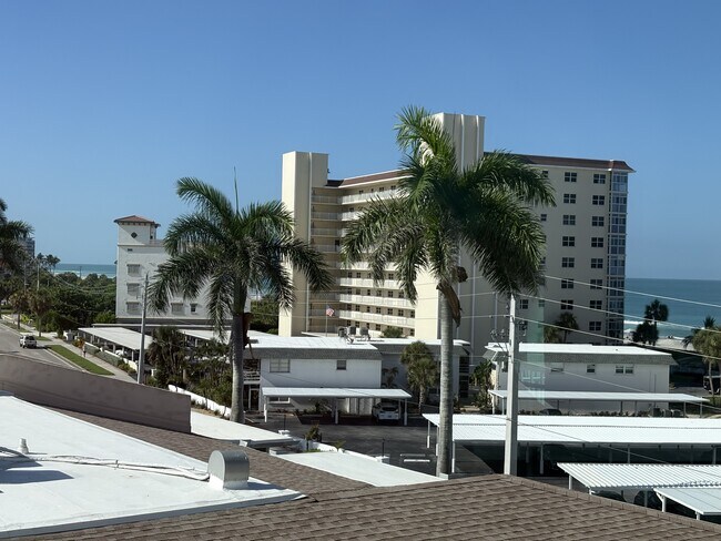 Building Photo - 500 The Esplanade N
