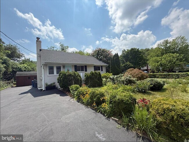 Building Photo - 7021 Hickory Hill Rd