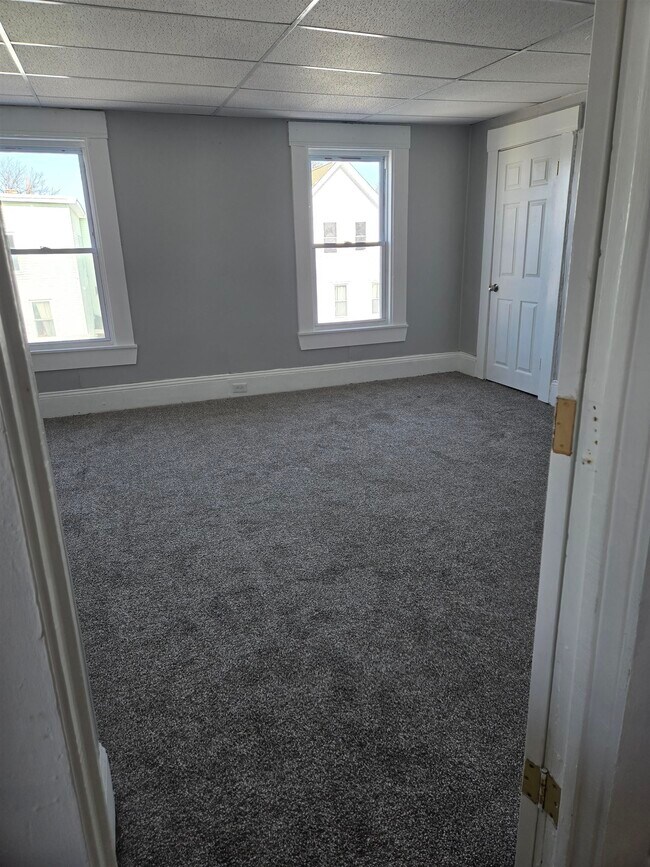 Building Photo - 167 Spruce St