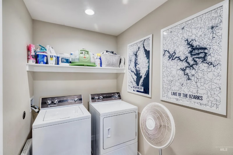 Building Photo - 1645 E 3rd St