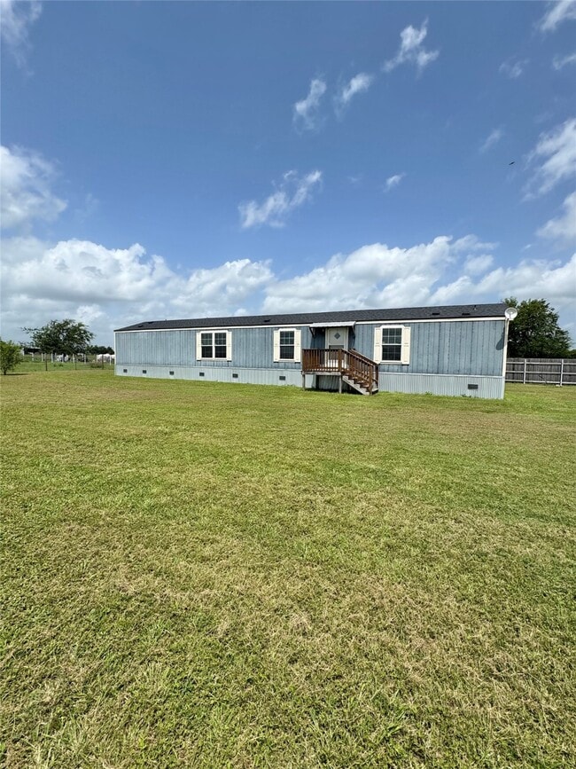 Building Photo - 7405 New Church Cemetery Rd