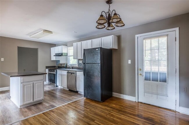 Building Photo - 2833 Cardo Dr NW