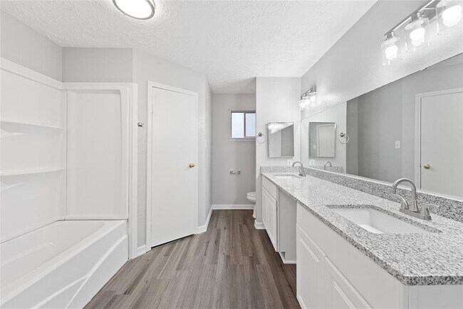 Building Photo - 10903 Maple Rock Dr