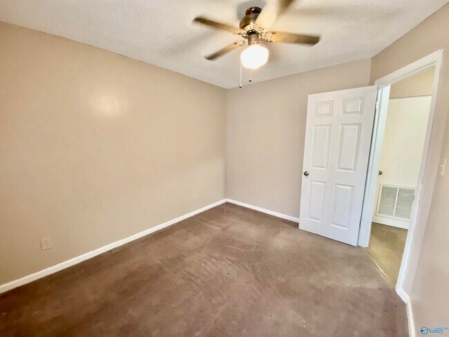 Building Photo - 1110 Liberty Dr