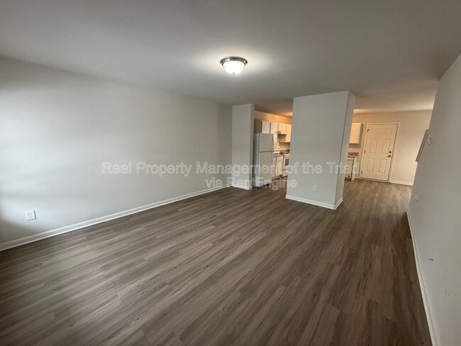 Building Photo - 3904 Vershire Ave