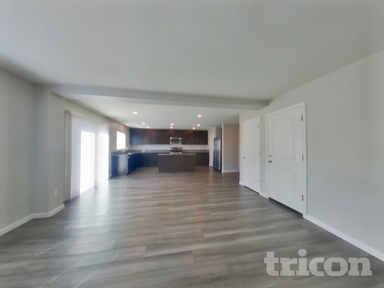 Building Photo - 8948 Elk Ravine Dr