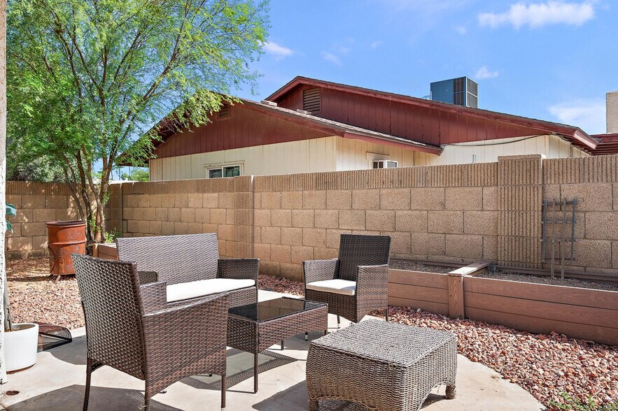 Building Photo - 4329 E Cherokee St