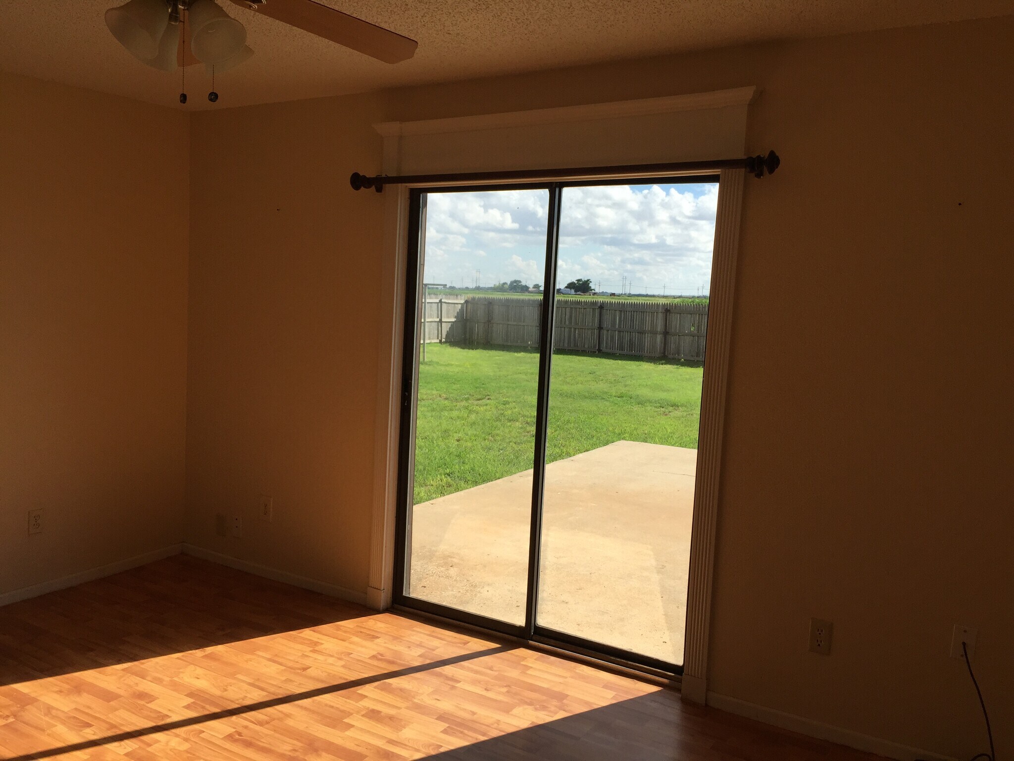 Living room to backyard - 4123 Villa Dr