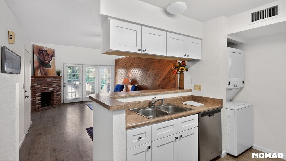 Building Photo - 30 E Brown Rd