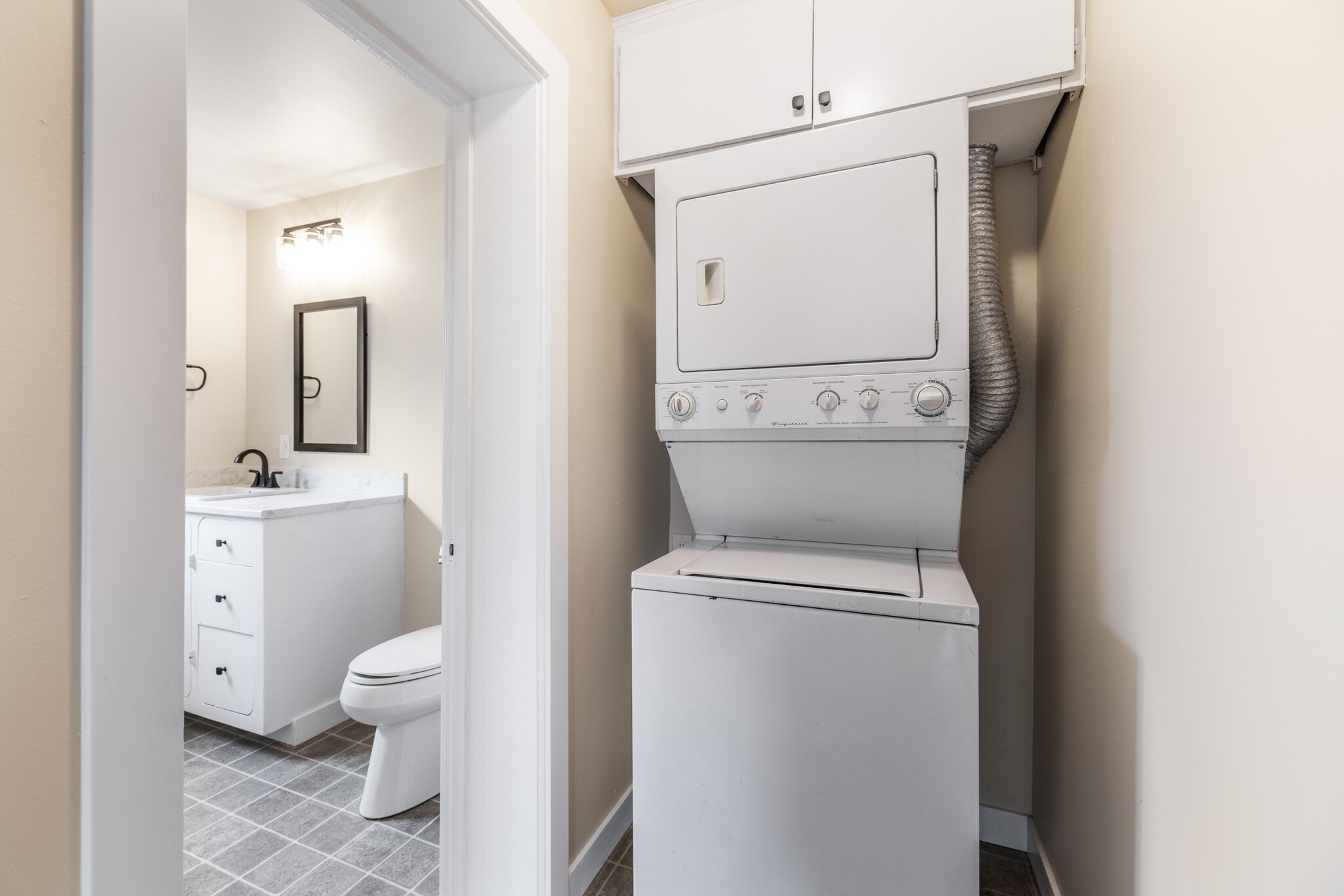 Building Photo - 1201 E Fir St