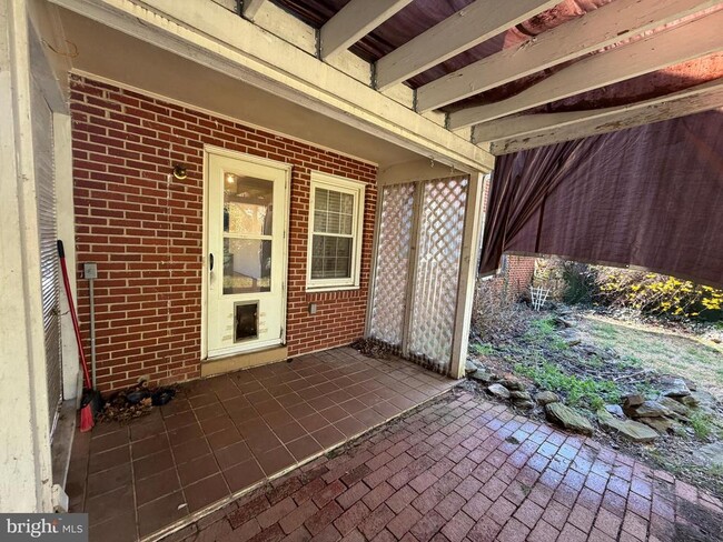 Building Photo - 540 Bellview Ave