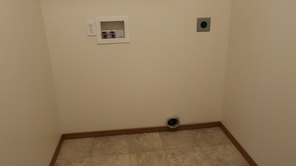 Building Photo - 1289 Canyon Ct