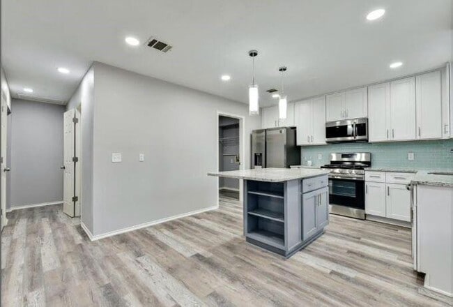 Building Photo - 1816 Wallin Loop