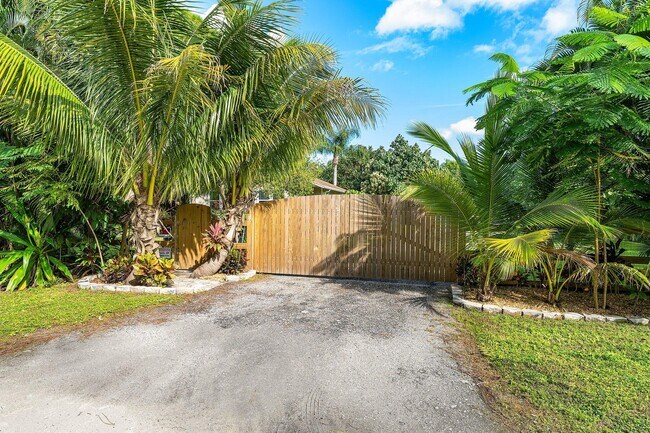 Building Photo - 15316 79th Terrace N