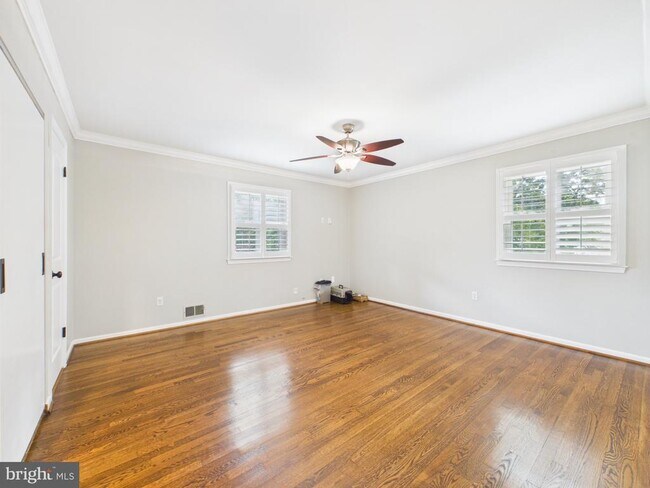 Building Photo - 9201 Cherrytree Dr