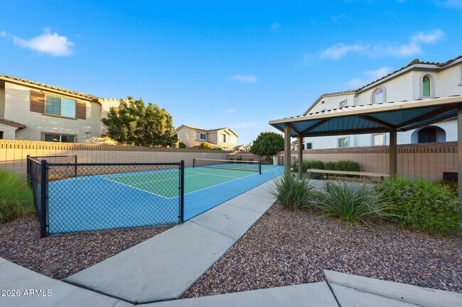 Building Photo - 905 S Canal Dr