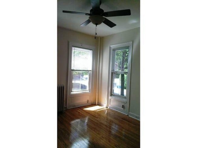 Building Photo - 145 Carpenter Ave
