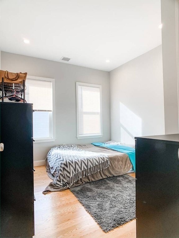 Building Photo - 226 Fellsway W