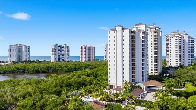 Building Photo - 8990 Bay Colony Dr