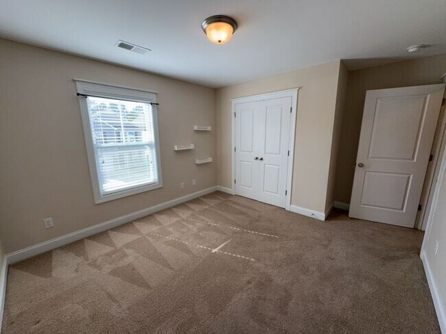 Building Photo - 344 Dawsons Park Dr