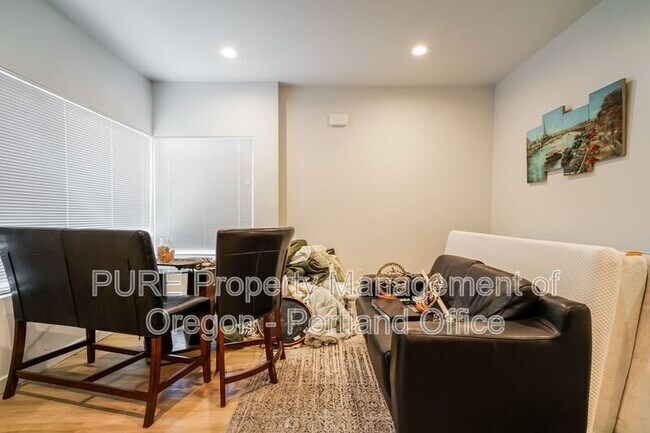 Building Photo - 6794 N McKenna Ave