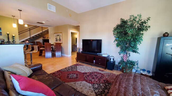 Dining and Family - 1010 Central Ave