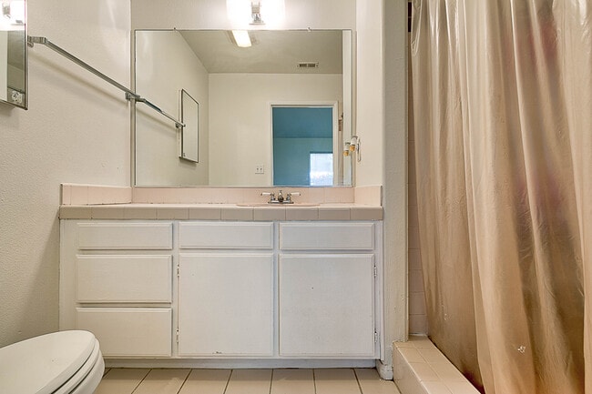 Building Photo - Beautiful 3 Bedroom Sylmar Home