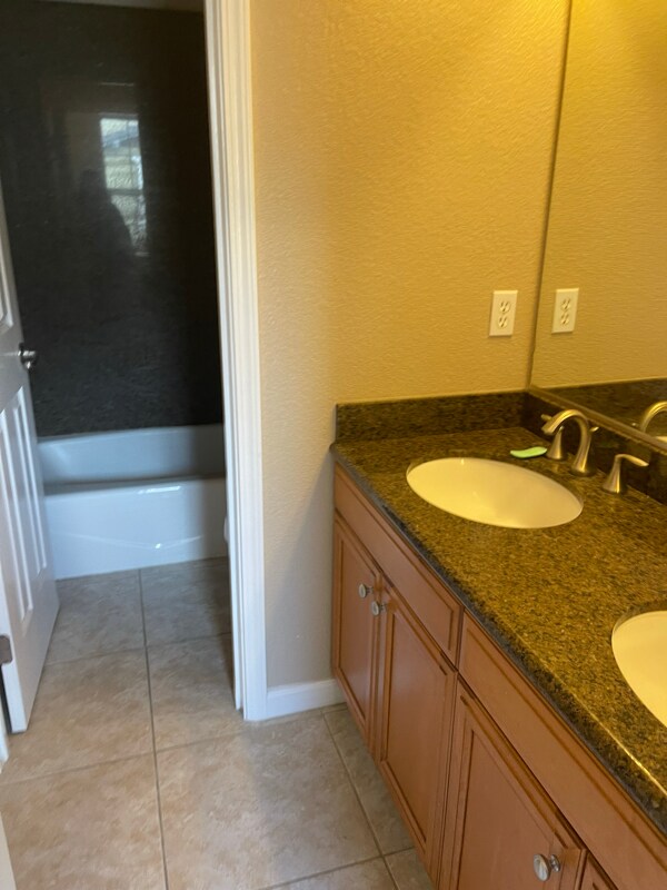 Building Photo - 8 N Boyle Heights Ct