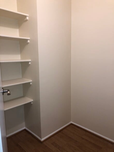 Kitchen Pantry - 15115 Interlachen Dr