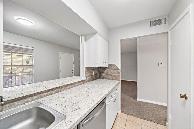 Building Photo - 9009 Gaylord Dr