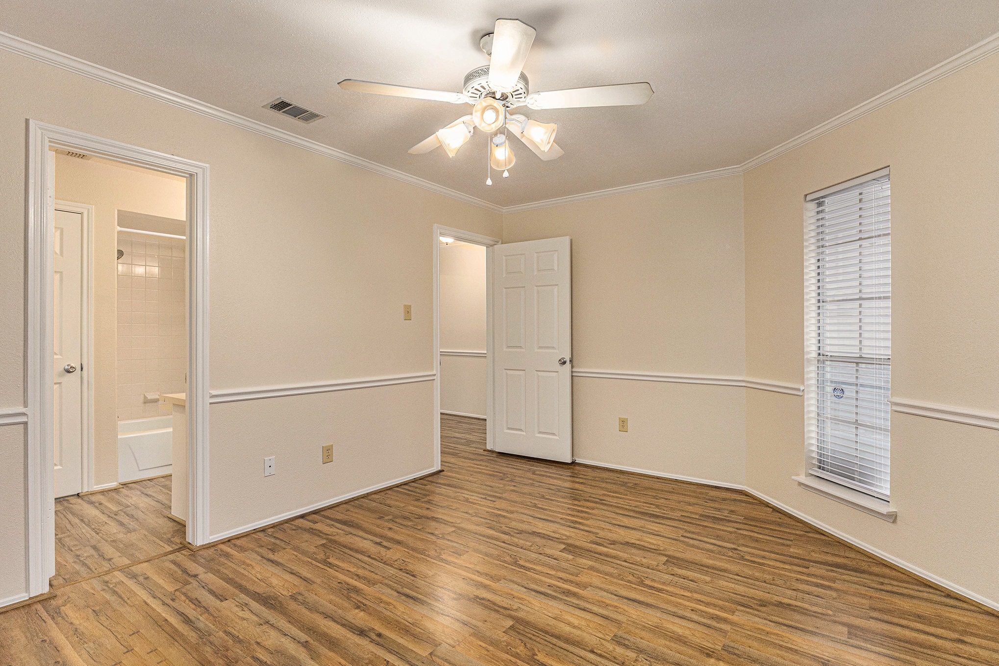Guest Bedroom - 508 Clarence St