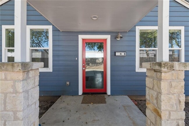 Building Photo - 4415 Clawson Rd