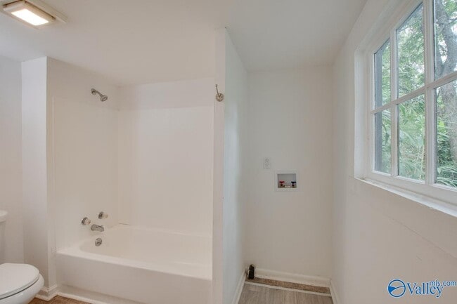 Building Photo - 3503 Dubose St SW