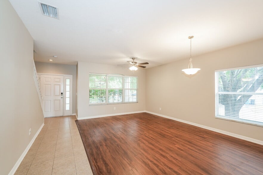 Building Photo - 3202 Shamrock Park Pl