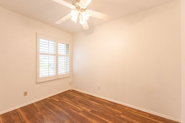 Building Photo - 9604 Blue Creek Ln