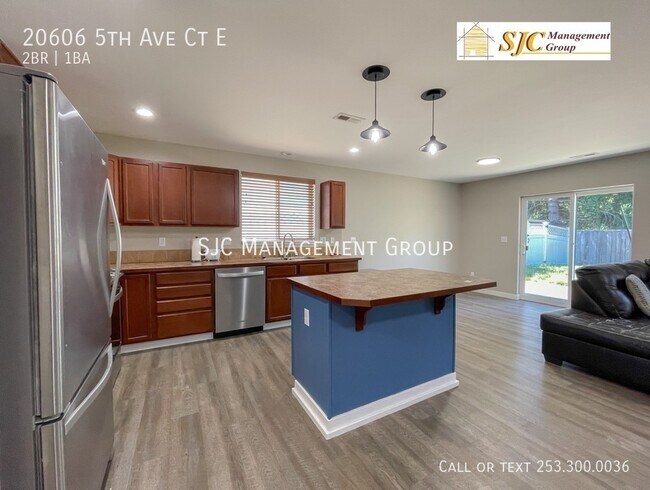 Building Photo - 20606 5th Ave Ct E