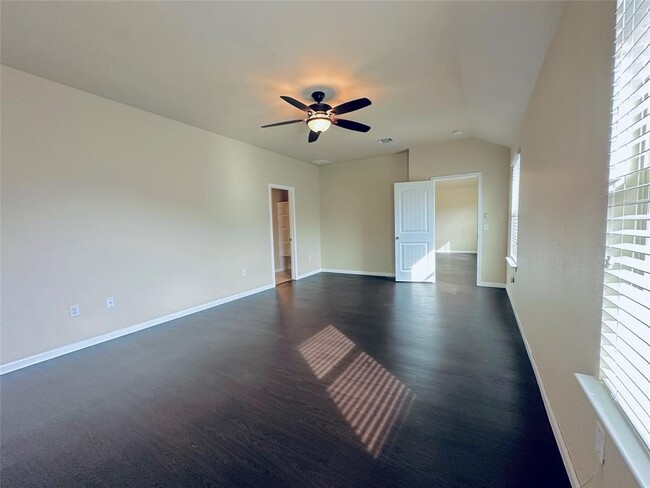 Building Photo - 708 Kaluga Trl